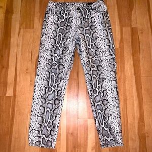 COPY - Faux leather snakeskin pant